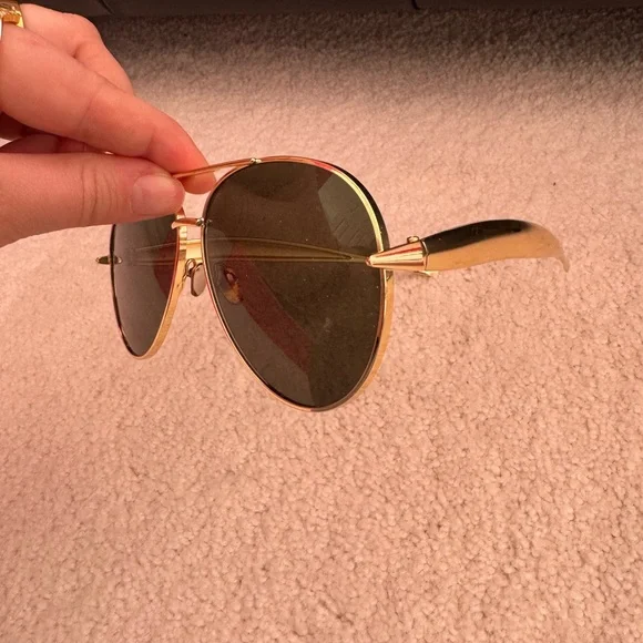 Oversized Aviator Sunglasses - Picture 4 of 5